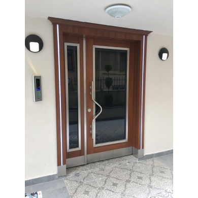 Bursa apartman kapısı